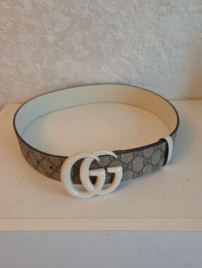 Gucci Beige GG Supreme Canvas Belt with White Double G Buckle